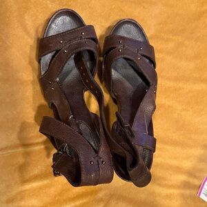 Chloe Brown Leather wooden wedges 4.25” retro